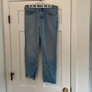Everlane light wash boyfriend jeans - size 28